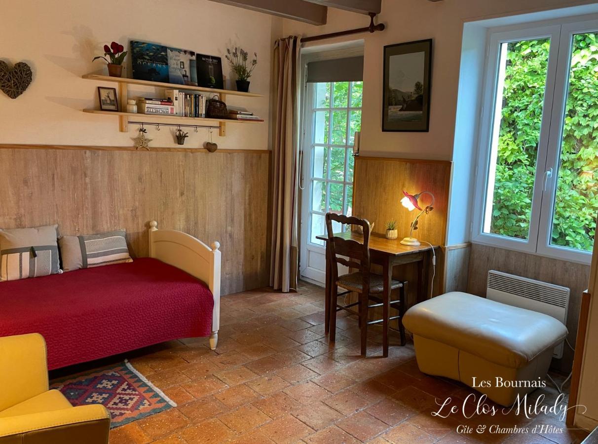 Chambres D'Hotes Les Bournais - Le Clos Milady L'Ile-Bouchard エクステリア 写真